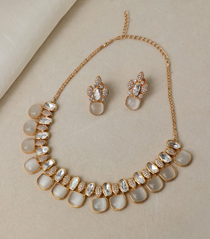 Aliza Sleek Necklace set