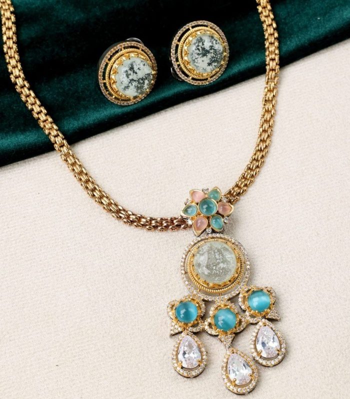 Mayura Heritage Pendant set