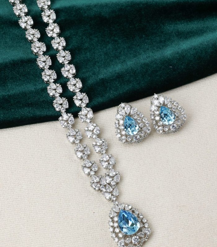 The Duchess Royal Swarovski Pendant set