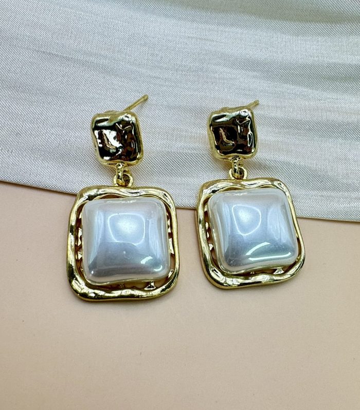 Sculpted Pearl Drops